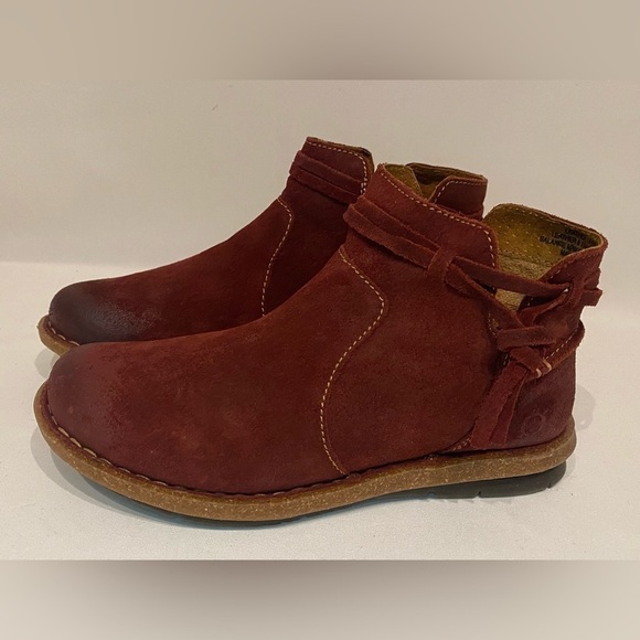 NEW BORN Women's Wynter Dark Red Distressed Side-Zip Ankle Boots Size 6.5M - Picture 3 of 11